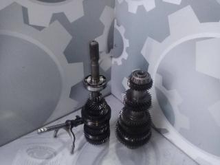 КПП механическая (МКПП) Toyota Auris 2 поколение (2012 - 2015), 1.4 л., дизель