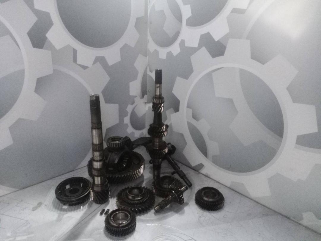 КПП механическая (МКПП) Skoda Octavia 3 поколение (A7) (2013 - 2017), 1.2 л., бензин - фото №1