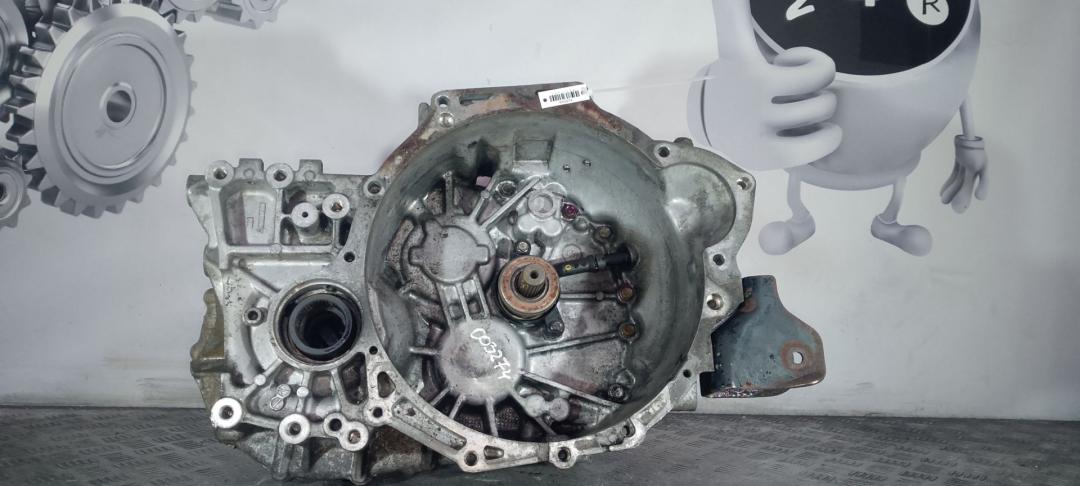 КПП механическая (МКПП) Mitsubishi Outlander 2 поколение (2005 - 2010), 2.2 л., дизель - фото №1