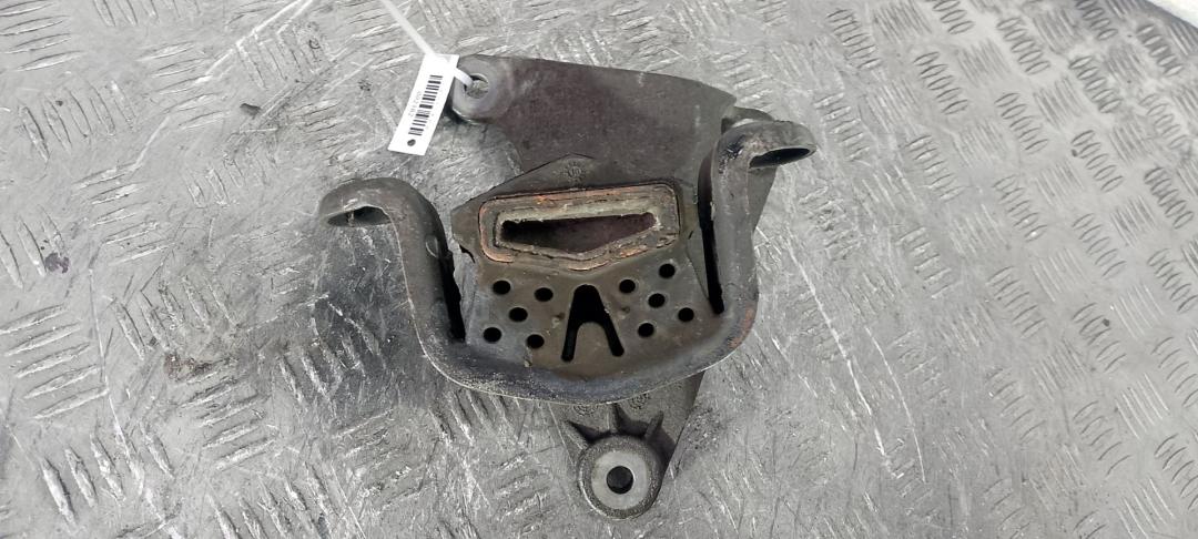 подушка крепления КПП Volkswagen Transporter T5 (2003 - 2009), 2.5 л., TDi, дизель, 6МКПП - фото №1