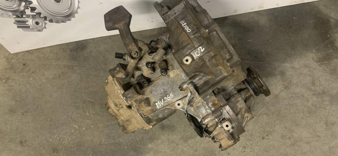 КПП механическая (МКПП) Skoda Octavia 2 поколение (A5) (2004 - 2009), 1.4 л., бензин, KWB - фото №1