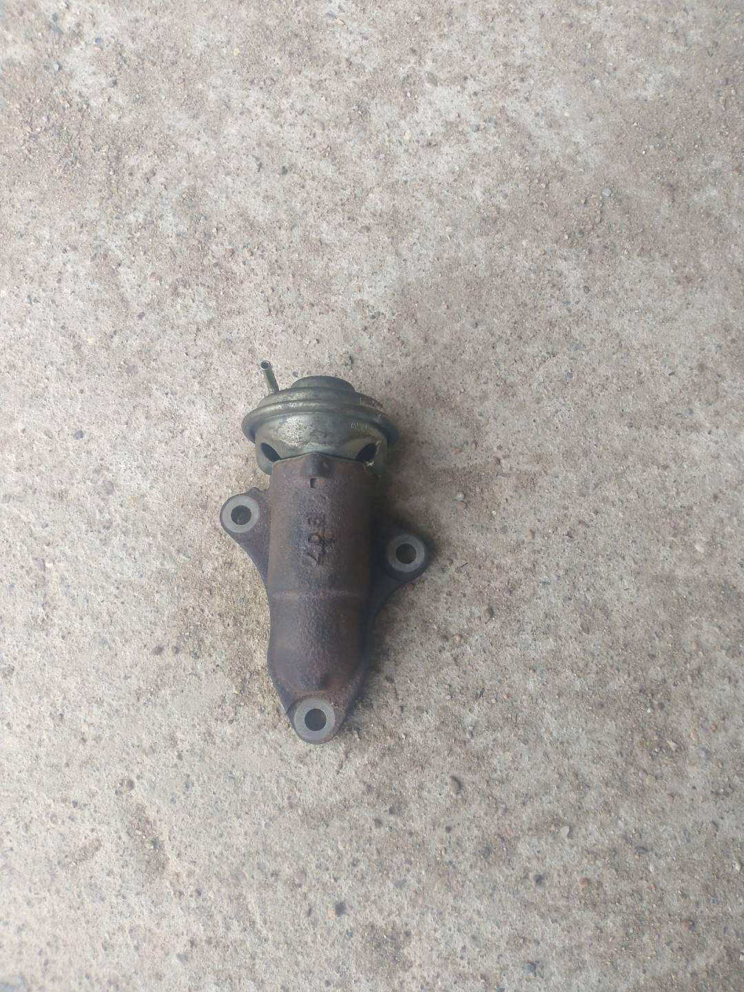 клапан EGR Toyota Yaris Verso 1 поколение XP20 2003, 1.4 л., D-4D, дизель, 25620-33010 - фото №1