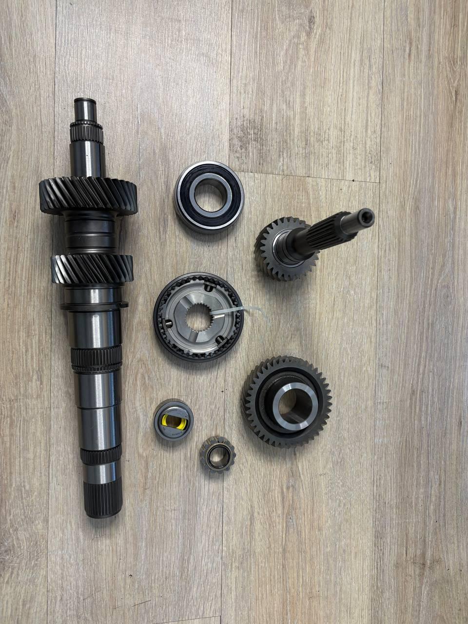 КПП механическая (МКПП) Ford Transit 7 поколение (2006 - 2013), 2.2 л., 6МКПП, задний привод - фото №1