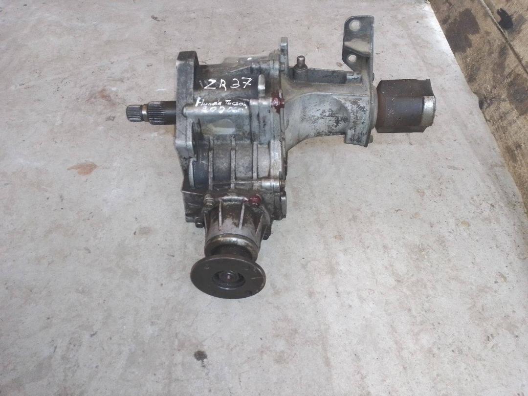 раздаточная коробка Hyundai Tucson 1 поколение 2006, 2.0 л., дизель - фото №1