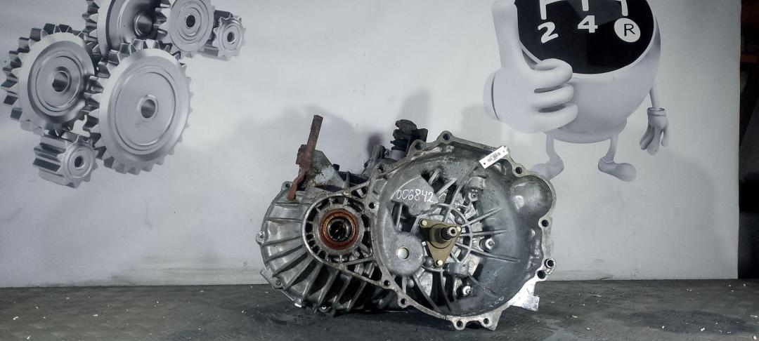 КПП механическая (МКПП) Hyundai Trajet 1 поколение 2004, 2.0 л., дизель, 5МКПП - фото №1