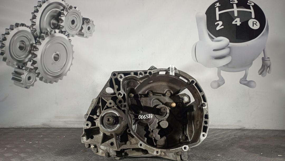 КПП механическая (МКПП) Renault Sandero Stepway 2 поколение (2013 - 2018), 1.6 л., бензин - фото №1