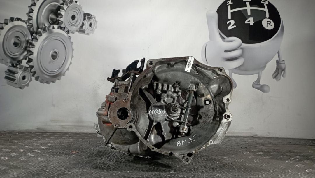 КПП механическая (МКПП) Suzuki Baleno 1 поколение 2000, 1.9 л., дизель, 5МКПП - фото №1