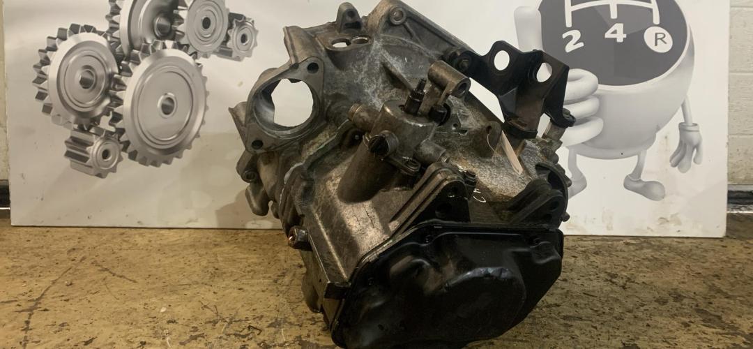 КПП механическая (МКПП) SEAT Toledo 3 поколение (2004 - 2010), 1.6 л., бензин, JHT, GVY, LVQ - фото №1