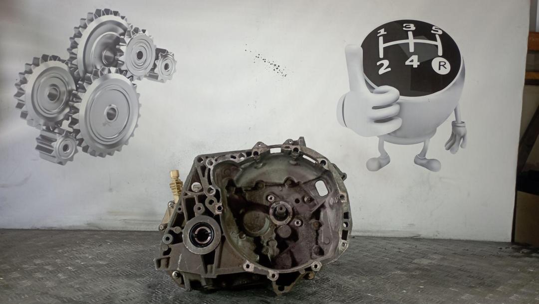 КПП механическая (МКПП) Nissan Terrano D10 (2014 - 2026), 1.6 л., бензин, L1.6 - фото №1