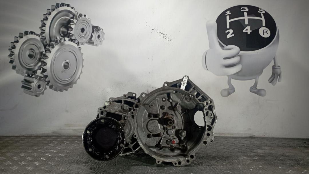 КПП механическая (МКПП) Volkswagen Transporter T4 1992, 1.9 л., дизель, 5МКПП - фото №1