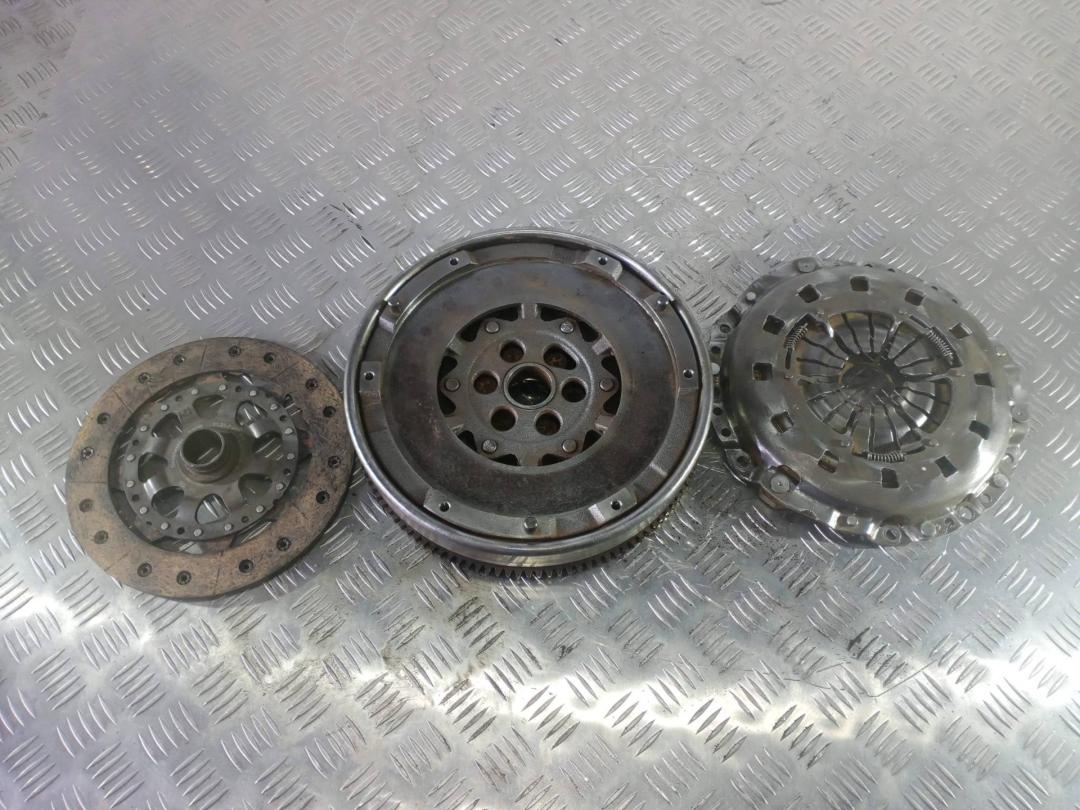 комплект сцепления BMW 3 серия E90/E91/E92/E93 (2004 - 2010), 1.8 л., бензин, МКПП - фото №1