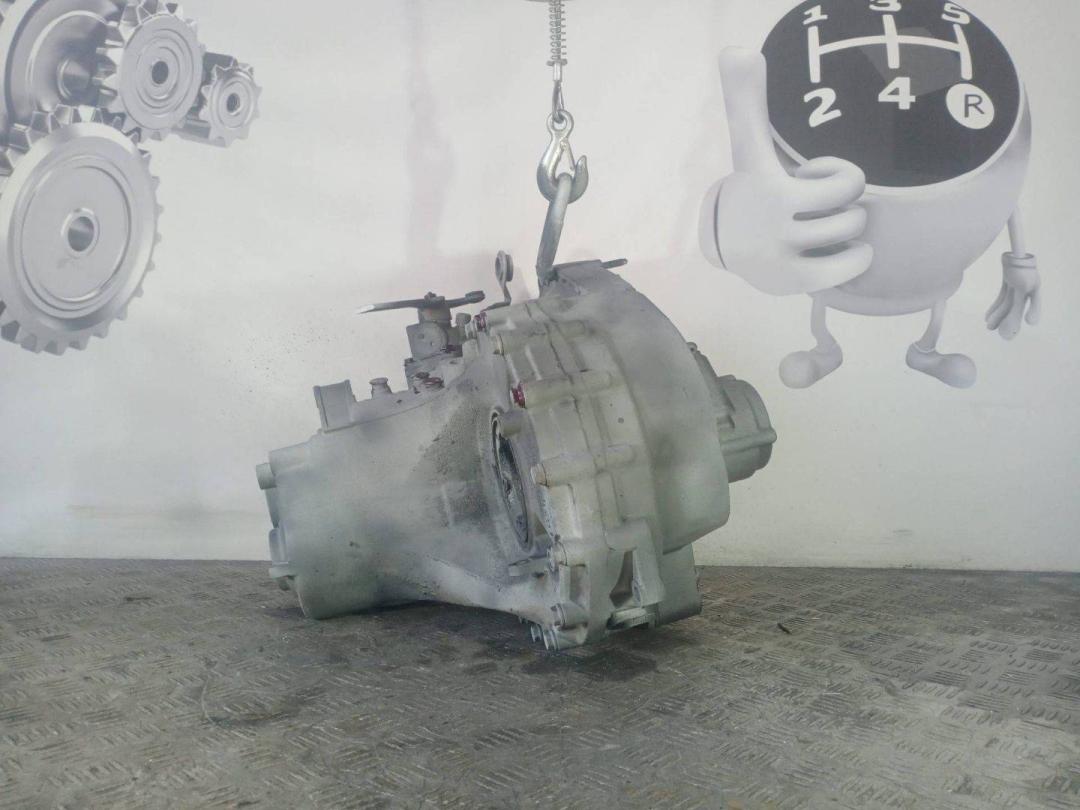 КПП механическая (МКПП) Volkswagen Transporter T4 2003, 2.5 л., TDi, дизель, 5МКПП, передний привод - фото №1