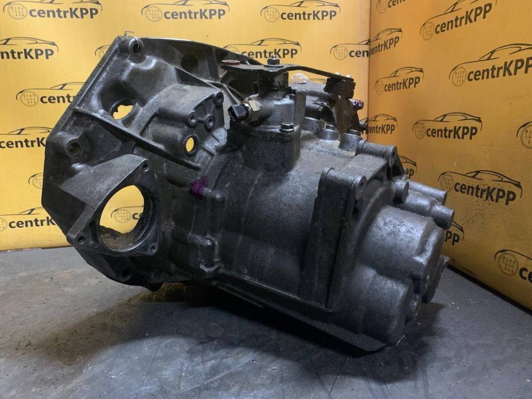 КПП механическая (МКПП) Volkswagen Transporter T4 2000, 2.5 л., TDi, дизель, 5МКПП, передний привод - фото №1