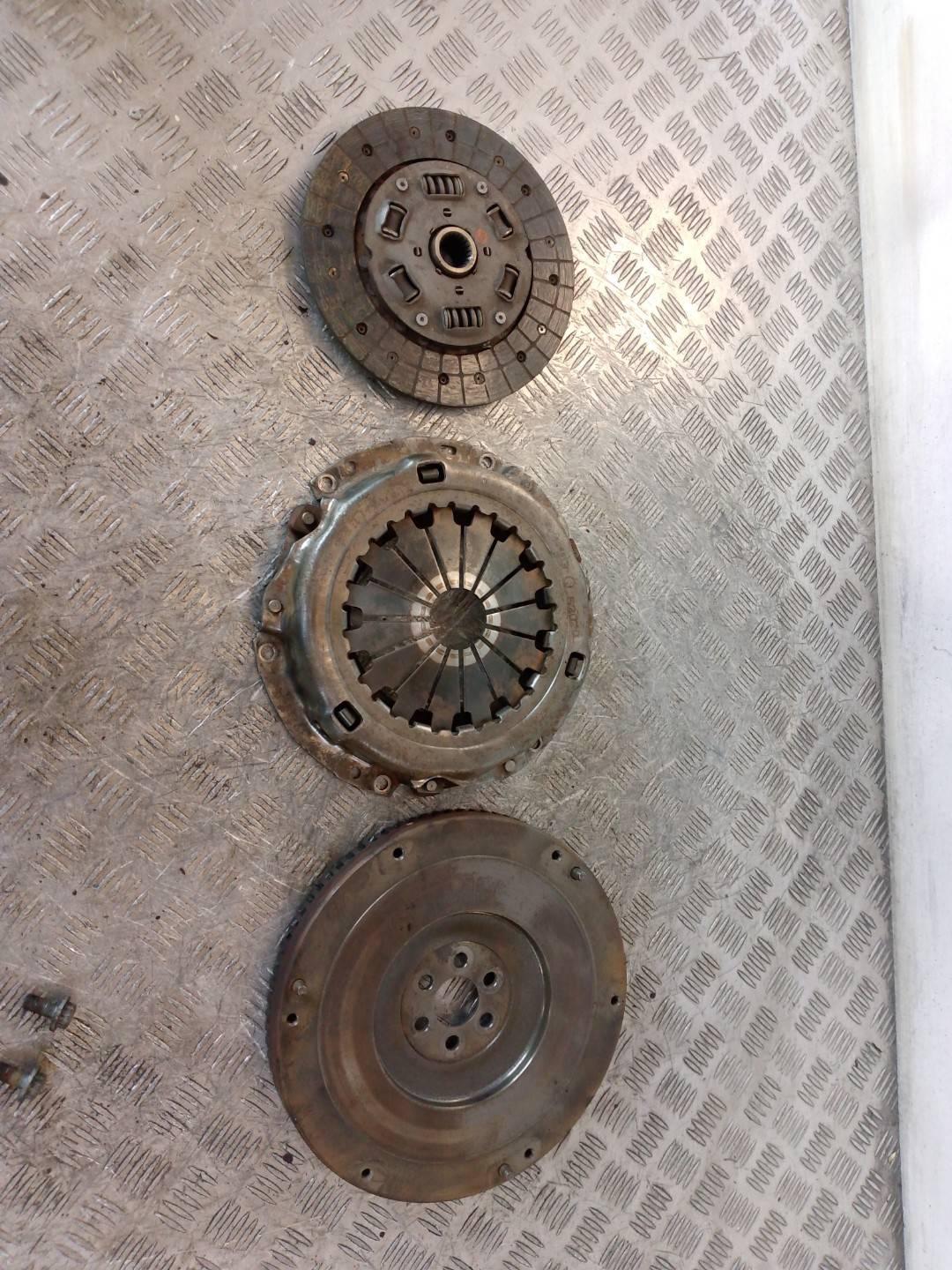 комплект сцепления Toyota Yaris P1 2002, 1.0 л., бензин, 3Q52020 - фото №1