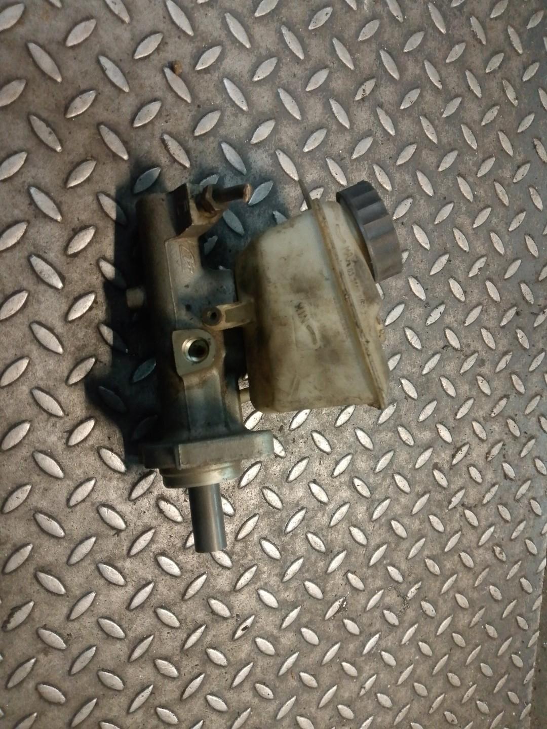 цилиндр тормозной главный Volvo S60 1 поколение (2000 - 2004), 2.4 л., дизель - фото №1