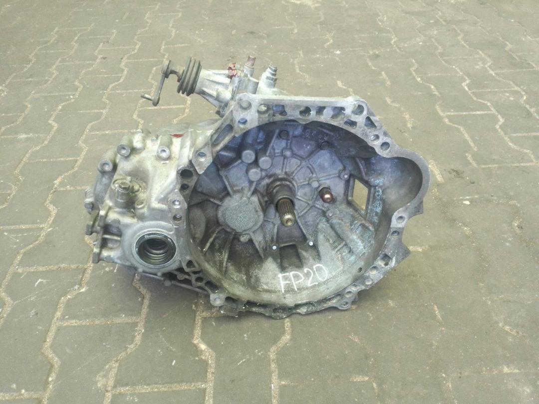 КПП механическая (МКПП) Toyota Matrix 1 поколение (E130) (2002 - 2008), 1.8 л., бензин - фото №1