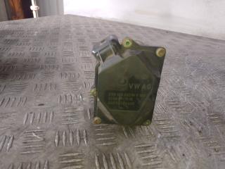 заслонка дроссельная Volkswagen Jetta 5 поколение (2005 - 2011), 1.9 л., дизель, 03G128063M