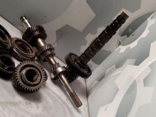 КПП механическая (МКПП) Ford C-Max 2 поколение [рестайлинг], 1.0 л., бензин