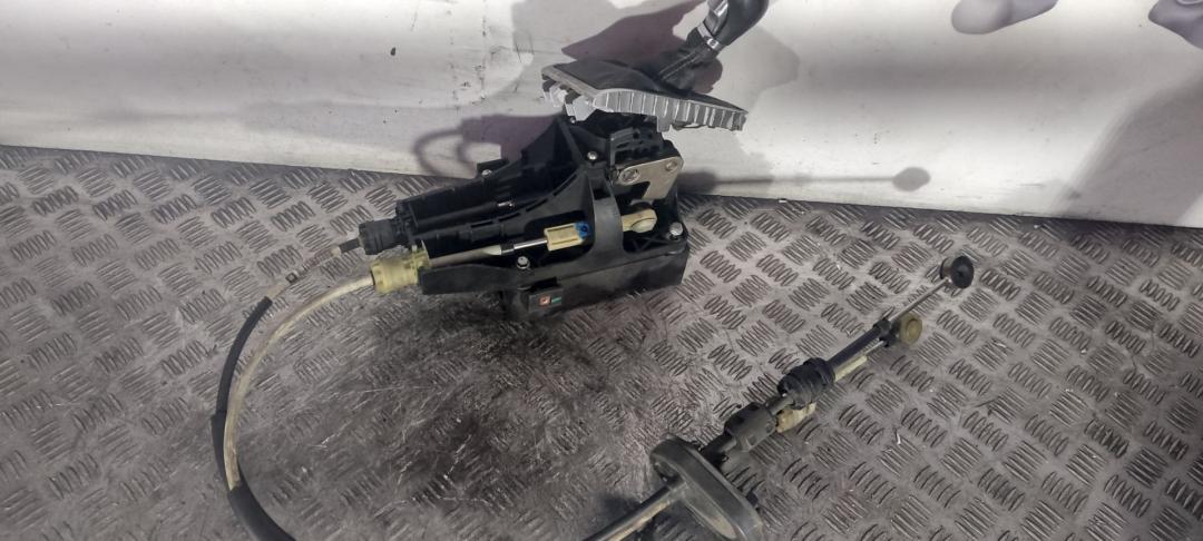 кулиса Opel Astra J (2009 - 2012), 1.3 л., дизель, 8126201000 - фото №1