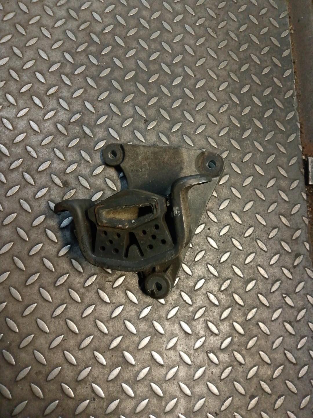 подушка крепления КПП Volkswagen Transporter T5 (2003 - 2009), 2.5 л., дизель - фото №1