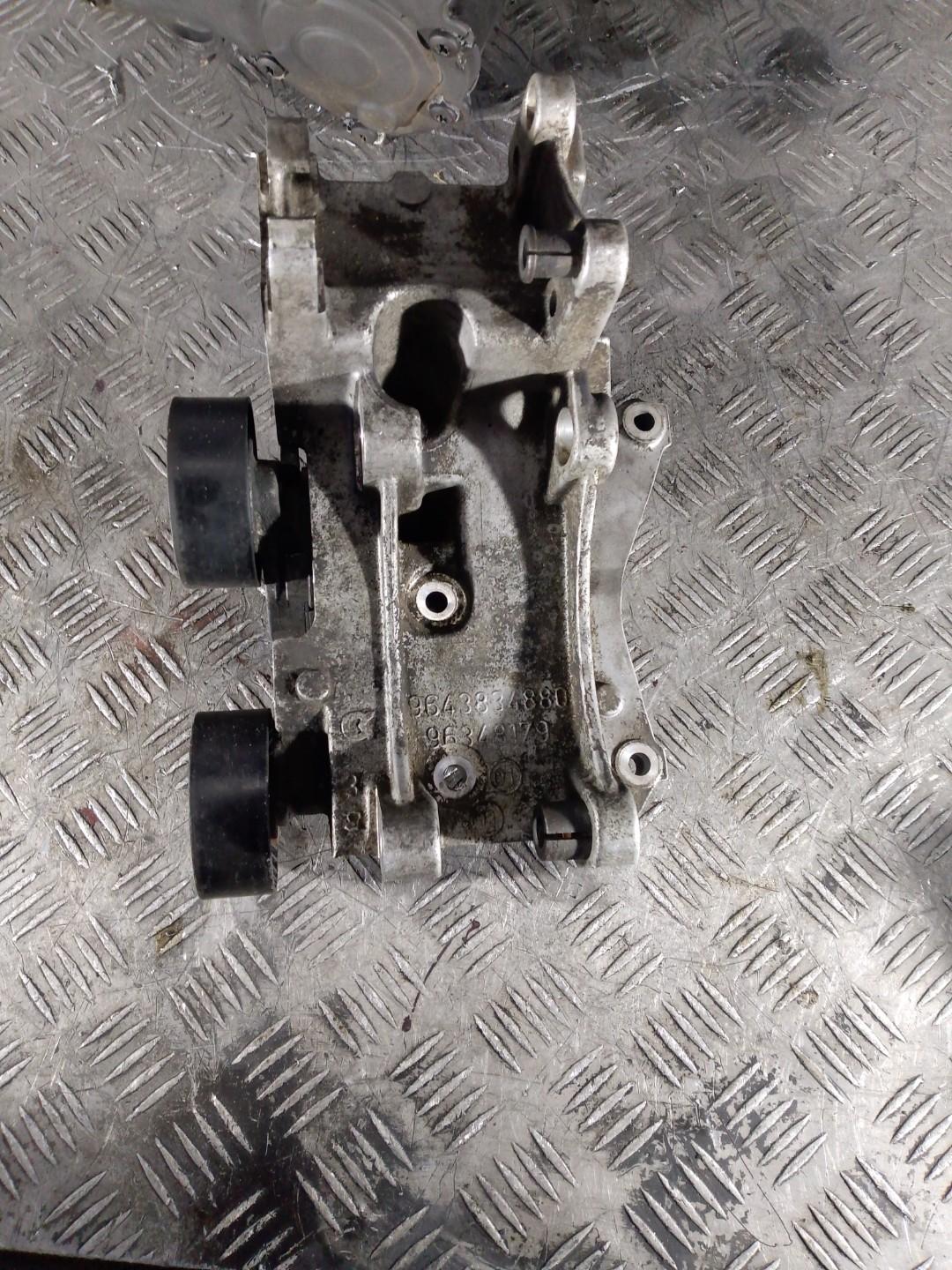 кронштейн генератора Citroen Berlingo 1 поколение (M49) (1996 - 2003), 2.0 л., дизель, 9643834880, 96348179 - фото №1