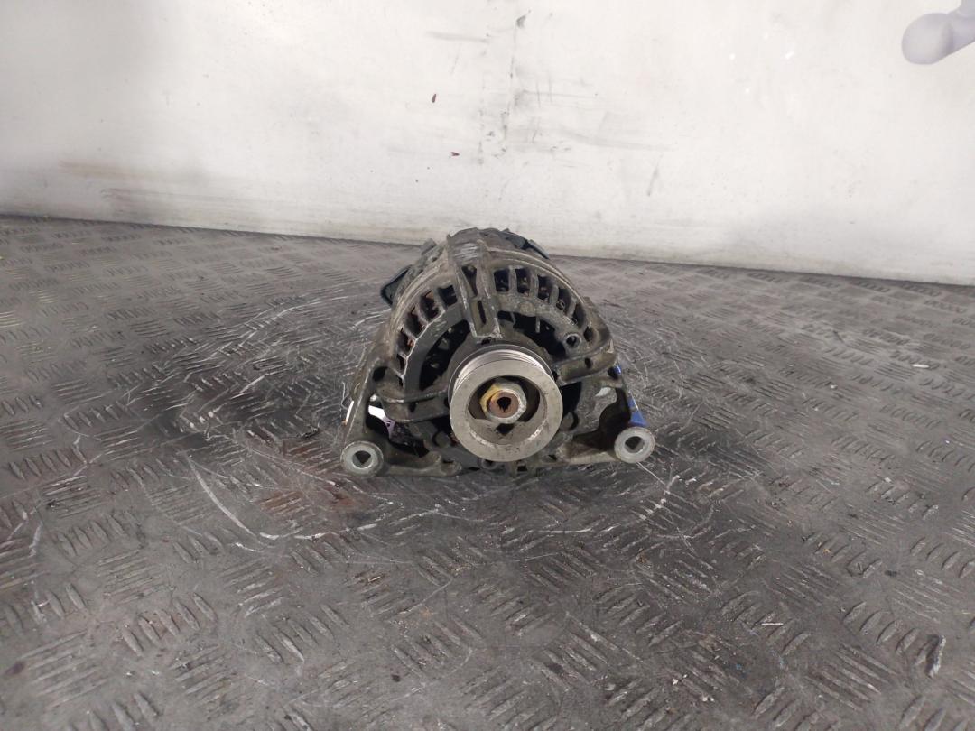 генератор Opel Agila 1 поколение (A) (2000 - 2004), 1.2 л., бензин, 0124225018 - фото №1