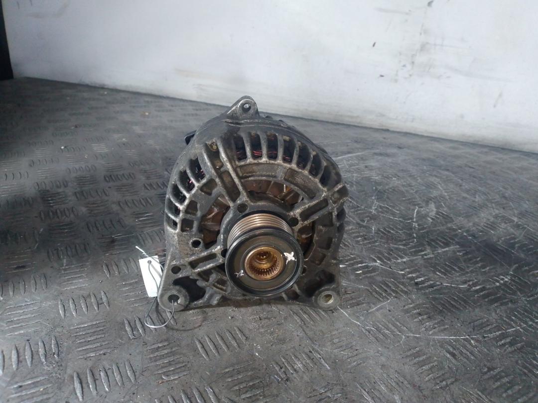 генератор Renault Laguna 2 поколение (2001 - 2005), 1.9 л., дизель, 0124525047, 8200229907 - фото №1