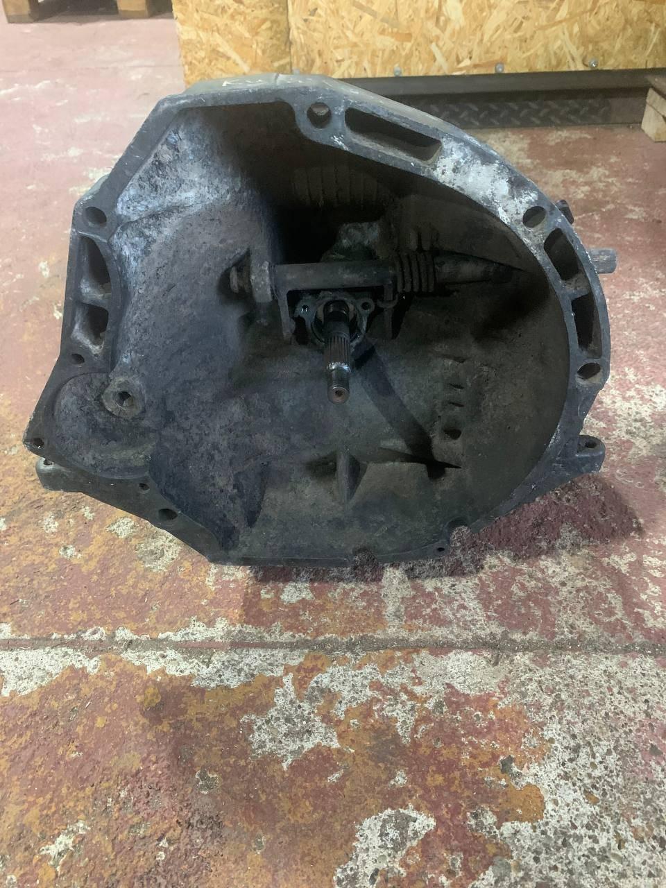 КПП механическая (МКПП) Audi 100 С3 (1982 - 1988), 1.8 л., дизель - фото №1