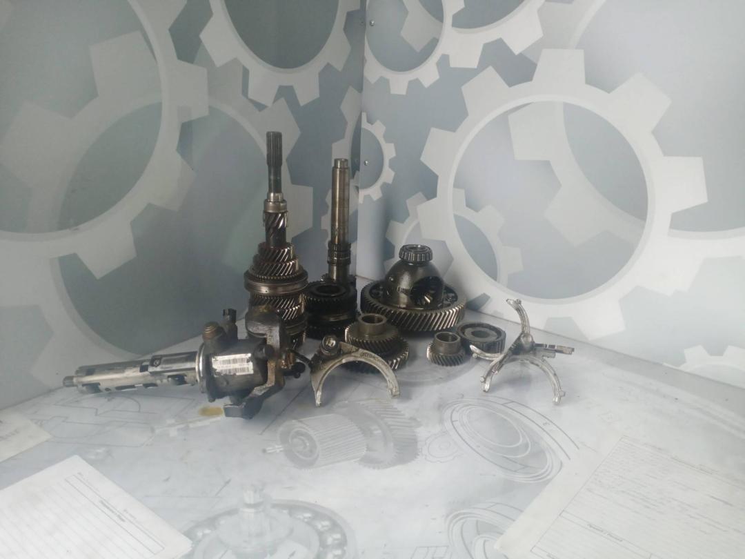 КПП механическая (МКПП) Ford Focus 4 поколение (2018 - 2025), 1.5 л., дизель - фото №1