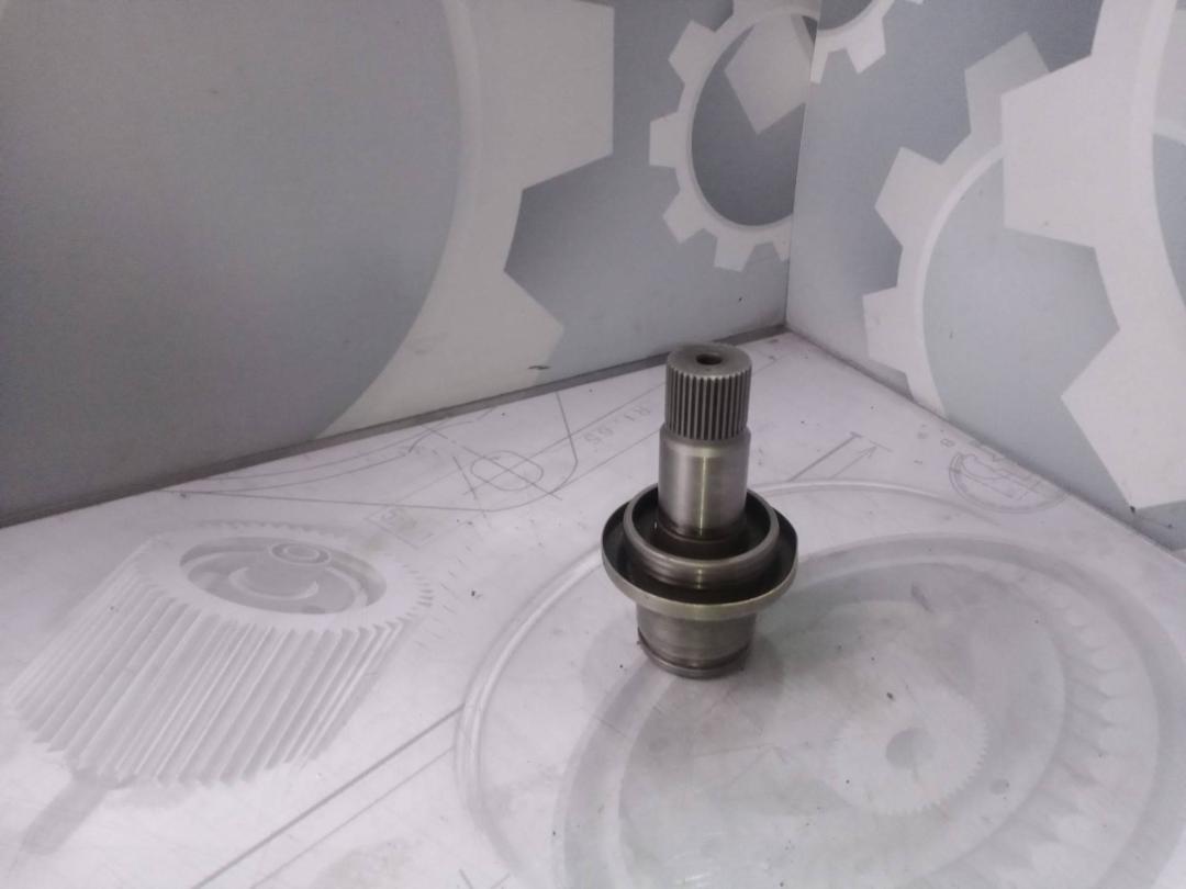 полуось передняя правая (приводной вал, ШРУС) Volkswagen Sharan 1 поколение (1995 - 2000), 2.0 л., бензин - фото №1